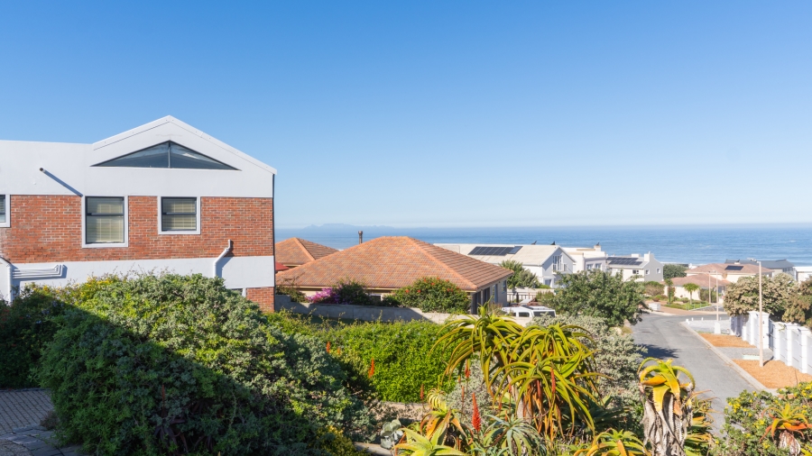 4 Bedroom Property for Sale in Yzerfontein Western Cape
